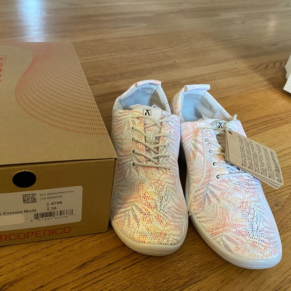 New Arcopedico Sneakers White w Print Women’s 39